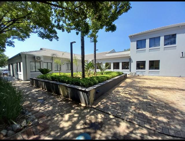 139M² OFFICE TO LET IN BRYANSTON